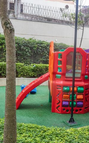 Apartamento à venda com 114m², 2 quartos e 2 vagas Apartamento à venda com 114m², 2 quartos e 2 vagasÁrea comum - Playground