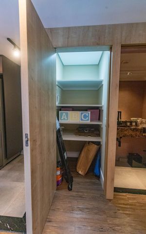 Apartamento à venda com 114m², 2 quartos e 2 vagas Apartamento à venda com 114m², 2 quartos e 2 vagasDespensa