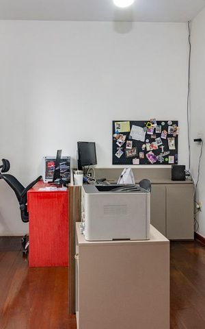 Casa à venda com 350m², 4 quartos e 8 vagas Casa à venda com 350m², 4 quartos e 8 vagasQuarto 4