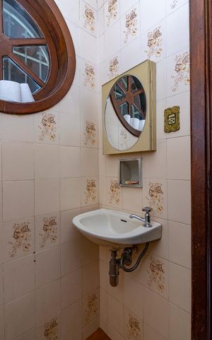Casa à venda com 350m², 4 quartos e 8 vagas Casa à venda com 350m², 4 quartos e 8 vagasBanheiro de serviço