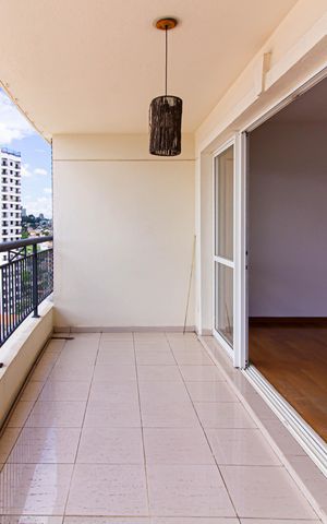 Apartamento à venda com 132m², 3 quartos e 2 vagas Apartamento à venda com 132m², 3 quartos e 2 vagasVaranda