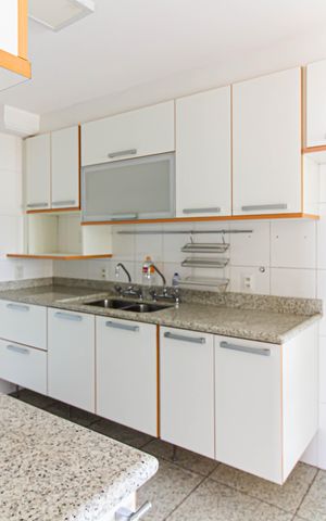 Apartamento à venda com 132m², 3 quartos e 2 vagas Apartamento à venda com 132m², 3 quartos e 2 vagasCozinha