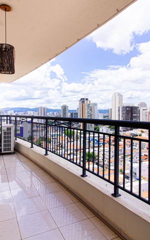 Apartamento à venda com 132m², 3 quartos e 2 vagas Apartamento à venda com 132m², 3 quartos e 2 vagasVaranda
