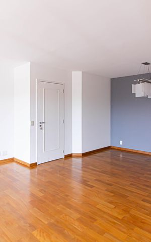 Apartamento à venda com 132m², 3 quartos e 2 vagas Apartamento à venda com 132m², 3 quartos e 2 vagasSala