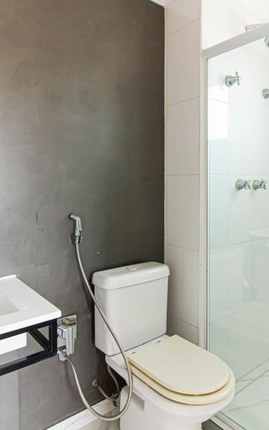 Apartamento à venda com 132m², 3 quartos e 2 vagas Apartamento à venda com 132m², 3 quartos e 2 vagasBanheiro da Suíte 1