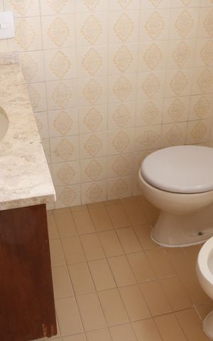 Apartamento para alugar com 100m², 2 quartos e sem vagaBanheiro da Suíte