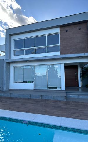 Casa à venda com 212m², 3 quartos e 4 vagas