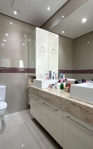 Casa à venda com 212m², 3 quartos e 4 vagas