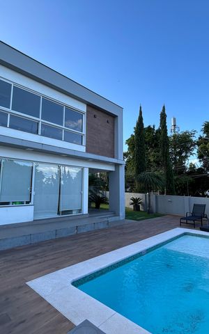 Casa à venda com 212m², 3 quartos e 4 vagas