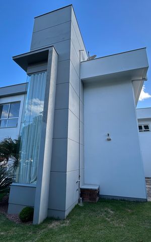 Casa à venda com 212m², 3 quartos e 4 vagas