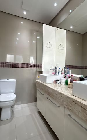 Casa à venda com 212m², 3 quartos e 4 vagas