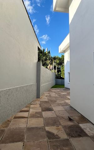 Casa à venda com 212m², 3 quartos e 4 vagas