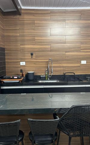 Apartamento à venda com 150m², 2 quartos e 1 vaga Apartamento à venda com 150m², 2 quartos e 1 vagaÁrea de serviço cobertura