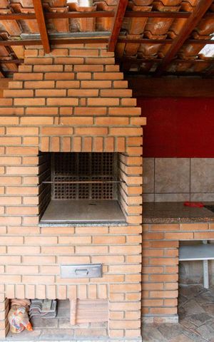 Casa à venda com 170m², 4 quartos e 1 vagaÁrea gourmet