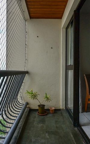 Apartamento à venda com 81m², 2 quartos e 1 vagaVaranda