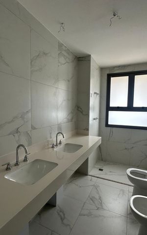 Apartamento à venda com 185m², 3 quartos e 3 vagasBanheiro da Suíte 3