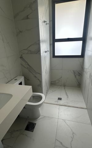 Apartamento à venda com 185m², 3 quartos e 3 vagasBanheiro da Suíte 1