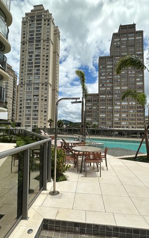 Apartamento à venda com 185m², 3 quartos e 3 vagasÁrea comum - Piscina