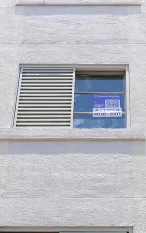 Apartamento para alugar com 43m², 2 quartos e sem vagaPlaca instalada na janela do imóvel - Código da placa JHAR-467