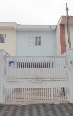 Casa à venda com 98m², 3 quartos e 2 vagasPlaca instalada em 19/01/2026 com o código BJTO-201