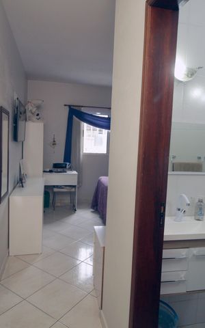 Casa à venda com 98m², 3 quartos e 2 vagasSuíte