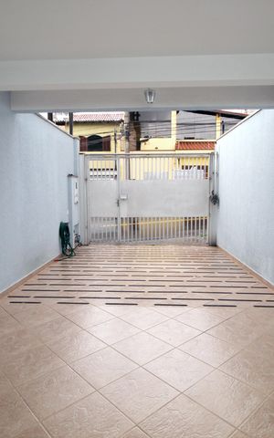 Casa à venda com 98m², 3 quartos e 2 vagasGaragem