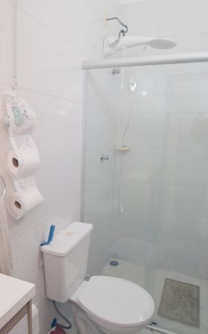 Casa à venda com 98m², 3 quartos e 2 vagasBanheiro