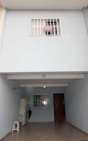 Casa à venda com 98m², 3 quartos e 2 vagasGaragem