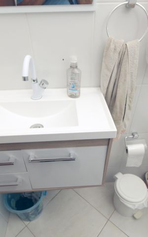 Casa à venda com 98m², 3 quartos e 2 vagasBanheiro