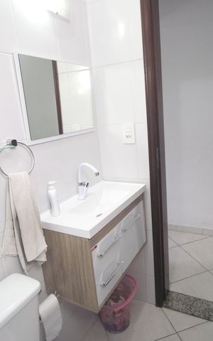 Casa à venda com 98m², 3 quartos e 2 vagasBanheiro da Suíte