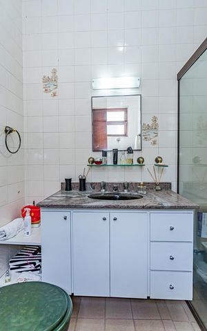 Casa à venda com 150m², 3 quartos e 4 vagas Casa à venda com 150m², 3 quartos e 4 vagasBanheiro suite 2