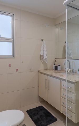 Apartamento à venda com 203m², 4 quartos e 3 vagas