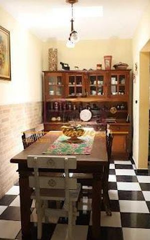 Casa à venda com 254m², 5 quartos e 3 vagas