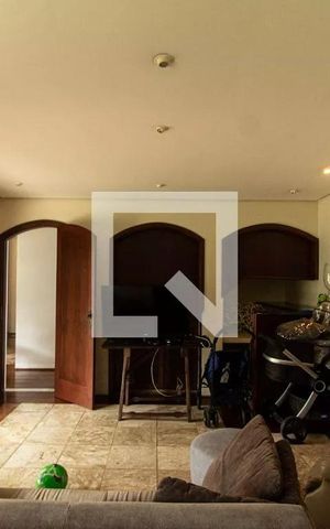 Casa para alugar com 1100m², 6 quartos e 12 vagas