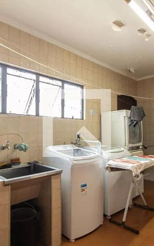 Casa para alugar com 1100m², 6 quartos e 12 vagas