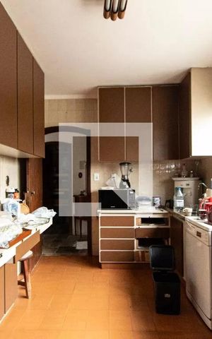 Casa para alugar com 1100m², 6 quartos e 12 vagas