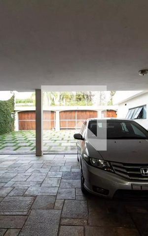 Casa para alugar com 1100m², 6 quartos e 12 vagas