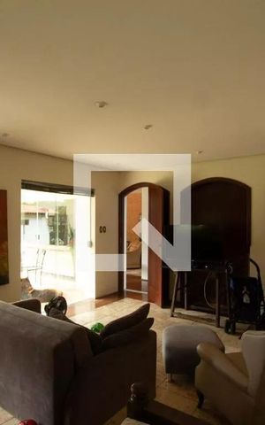 Casa para alugar com 1100m², 6 quartos e 12 vagas