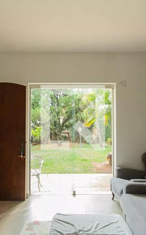 Casa para alugar com 1100m², 6 quartos e 12 vagas