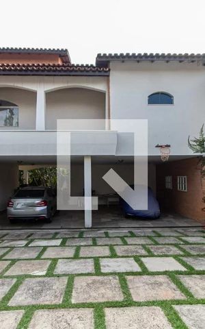 Casa para alugar com 1100m², 6 quartos e 12 vagas