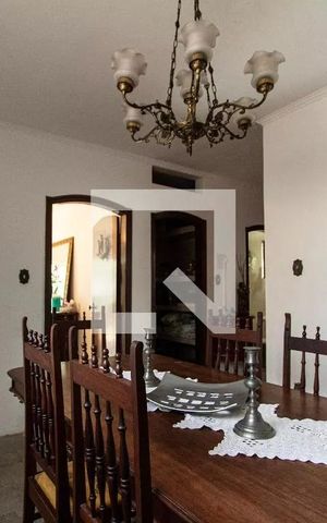 Casa para alugar com 1100m², 6 quartos e 12 vagas