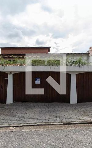 Casa para alugar com 1100m², 6 quartos e 12 vagas
