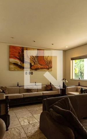 Casa para alugar com 1100m², 6 quartos e 12 vagas