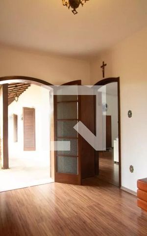 Casa para alugar com 1100m², 6 quartos e 12 vagas