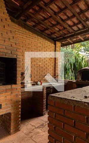 Casa para alugar com 1100m², 6 quartos e 12 vagas