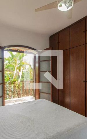 Casa para alugar com 1100m², 6 quartos e 12 vagas