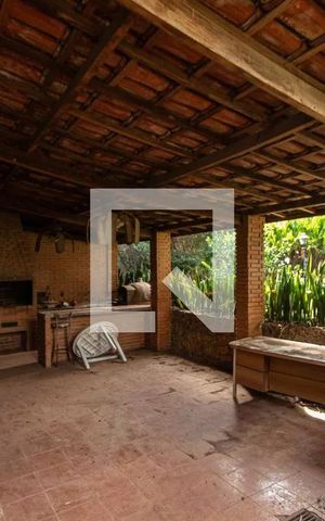 Casa para alugar com 1100m², 6 quartos e 12 vagas