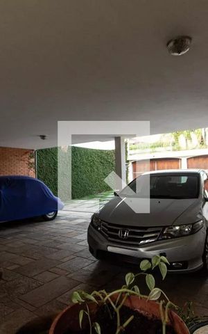 Casa para alugar com 1100m², 6 quartos e 12 vagas