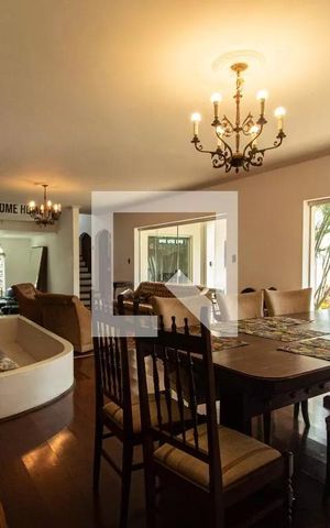 Casa para alugar com 1100m², 6 quartos e 12 vagas