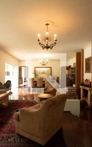 Casa para alugar com 1100m², 6 quartos e 12 vagas